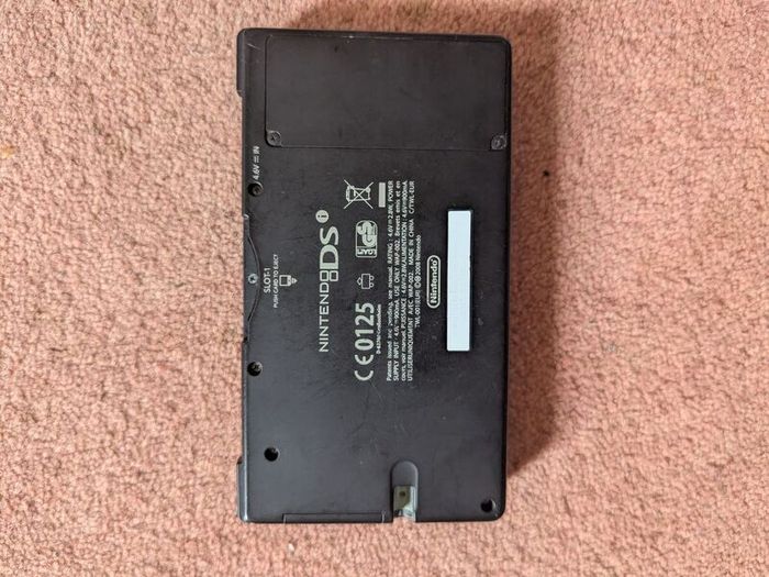 Nintendo DSi Matte Black R button stuck