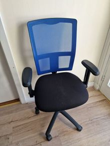 Ergonomic Mesh Office Chair, Fully Adjustable, Ideal for Home Office / Study
