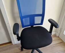 Ergonomic Mesh Office Chair, Fully Adjustable, Ideal for Home Office / Study