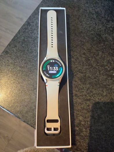 Samsung galaxy s25fe 128GB unlocked plus Samsung galaxy watch 7