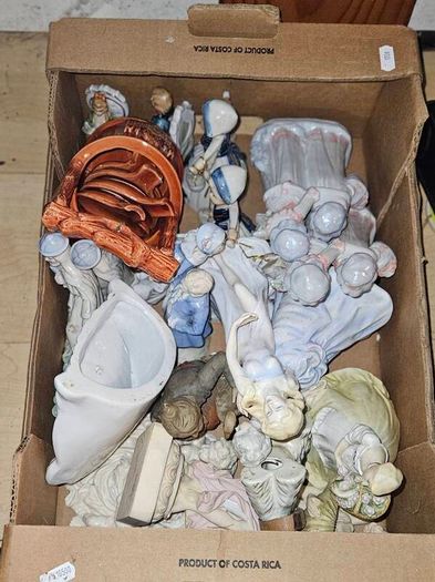 Whole Lot of Ornaments and Decorative Items