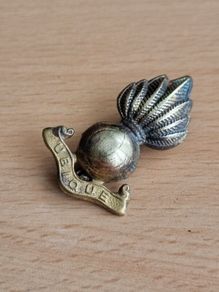 WWI Royal Artillery Ubique Cap Badge