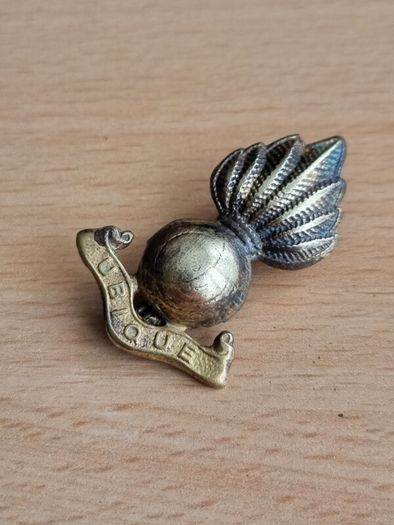 WWI Royal Artillery Ubique Cap Badge