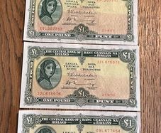 4 one pound lady lavery bank notes.