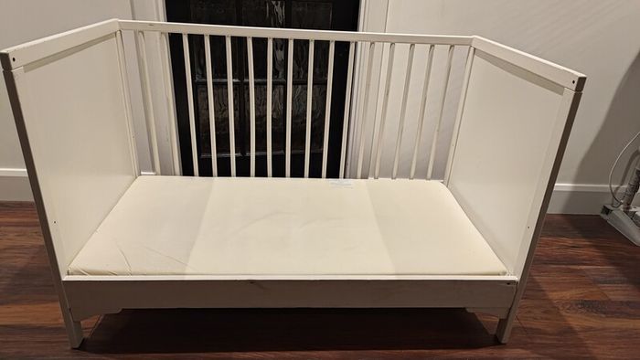 Cotbed