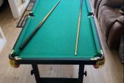 Foldable snooker table