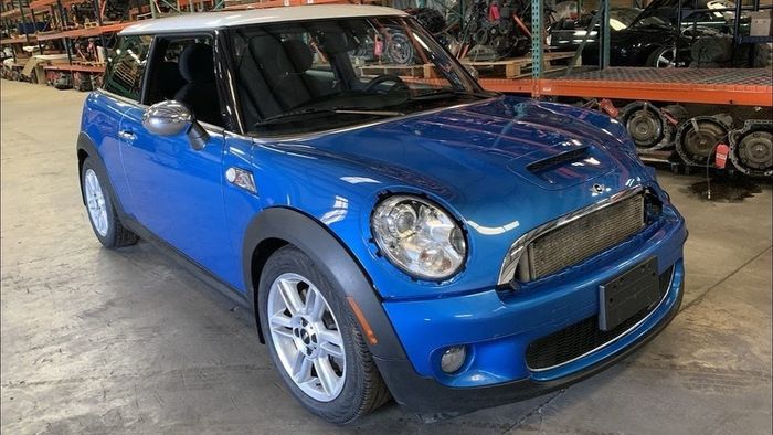 2009 Mini Cooper S for breaking