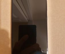 Samsung Mobile Phone, Unknown Model, Not Powering on, Battery seems swollen, for parts or repair, excellent cosmetic condition