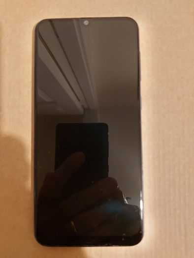 Samsung Mobile Phone, Unknown Model, Not Powering on, Battery seems swollen, for parts or repair, excellent cosmetic condition