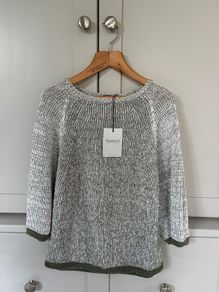 Luxury Italian designer Transit knit jumper/top in cotton and linen with a two tone colour scheme in off white and olive green brand new