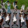 A Battle of Waterloo Chess Set and Board. Napoleon vs Nelson. 17,5" x 17,5" (chess pawn height 4,5") Image 9