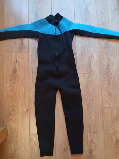 Kids wetsuit, age 8