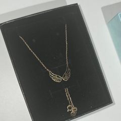 8kt Gold Necklace with 8kt Angel wings