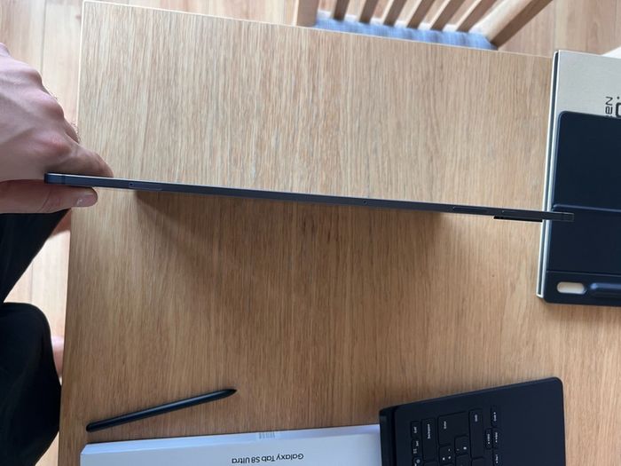 Samsung Tab S8 Ultra + Case and Keyboard