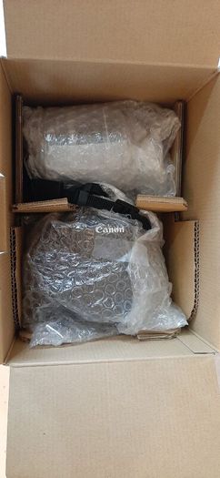 Canon EOS 700D DSLR Bundle + Lens - Boxed & Perfect Condition