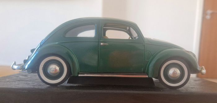 Maisto Volkswagen 1951 1:18 Green Diecast Model