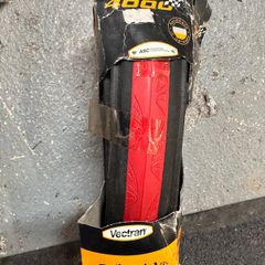 Continental Grand Prix 4000 (RED)
