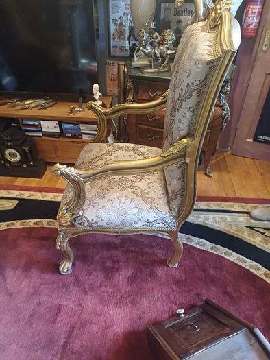 Throne Chair