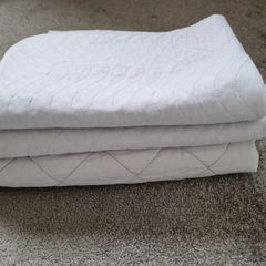 Waterproof mattress and sheet protector