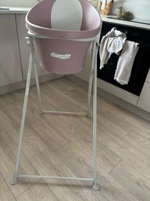 Snuggle baby bath and stand