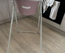 Snuggle baby bath and stand
