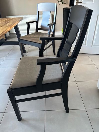 table and chairs