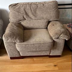 3 piece suite plus two end tables with two lamps and a coffee table, mint condition.