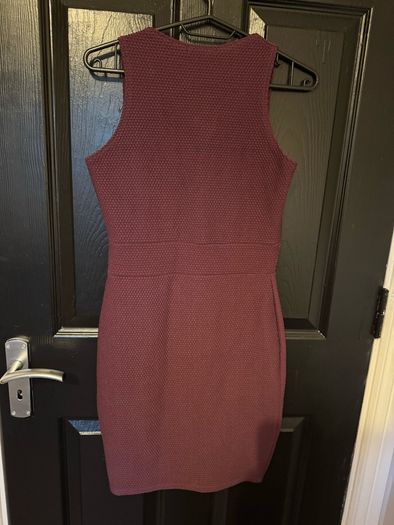 Boohoo bodycon V neck dress BNWT