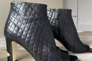 Rare and Glamorous model Ankle Boots. CHANEL. EU:40. Perfect conditions.
