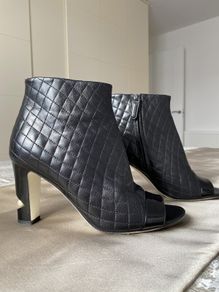 Rare and Glamorous model Ankle Boots. CHANEL. EU:40. Perfect conditions.