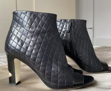 Rare and Glamorous model Ankle Boots. CHANEL. EU:40. Perfect conditions.