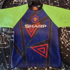 Handsigned Peter Schmeichel Manchester United 1994-96 goalkeeper jersey