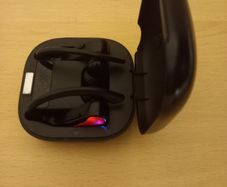Wireless sports earphones with charging case