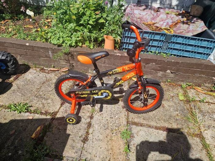 kids bike with stabilisers