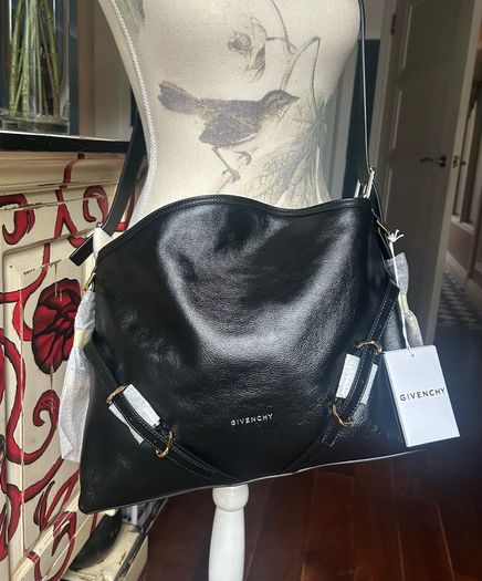 Givenchy Voyou hobo in calfskin , silver and Goldware , NWT