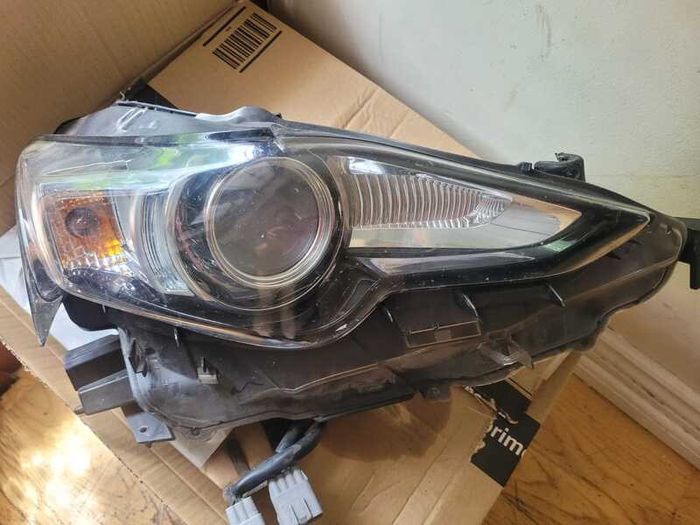 Lexus Is300h 2014 Headlight Drivers side