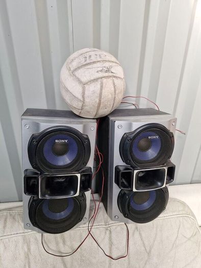 sony and pioneer hifi speakers