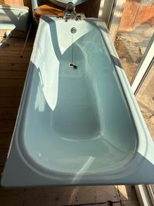 1970s Vintage Turquoise Bathroom