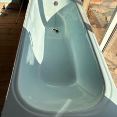 1970s Vintage Turquoise Bathroom