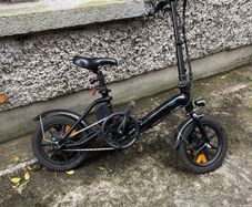 PRICE IS MEANT TO BE 250 bought for 500 fiido d3 older version so goes 30km/h in rocket mode.
