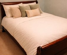 sleigh bed