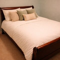 sleigh bed