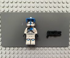 lego star wars sw1247 Clone Heavy Trooper, 501st Legion (Phase 2) minifigure- White Arms, Blue Visor, Backpack, Nougat Head, Helmet with Holes