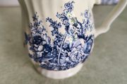 Small cream or milk pot by myott Made in England Pattern The Hunter Height 9 cm