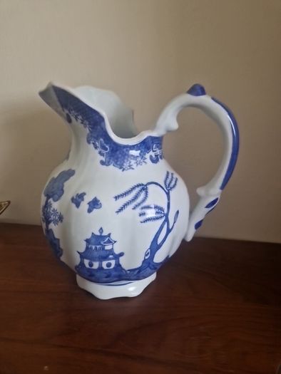 oriental jug