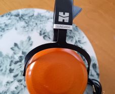 HiFi Man Sundara close back headphones