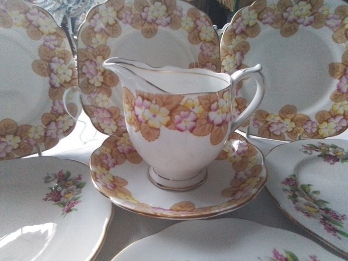 Royal Albert/Queen Anne Cake Plates