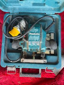 Makita 110V Plunge Router with Case - Professional Site Tool