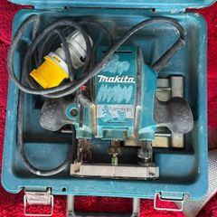 Makita 110V Plunge Router with Case - Professional Site Tool