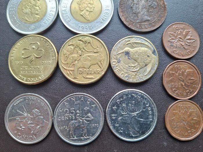 A Lot of 16 coins from Canada (1890-2010)